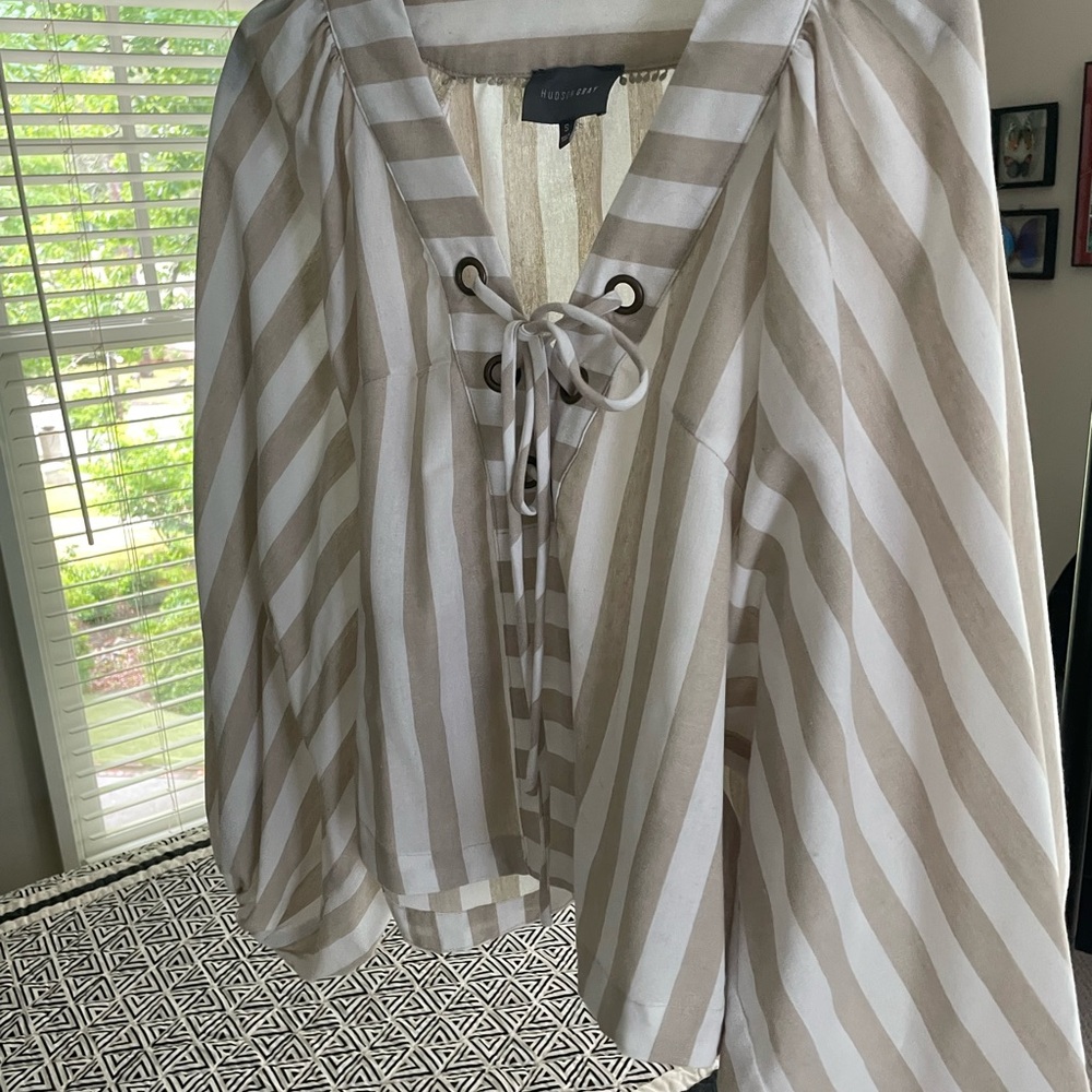 Striped balloon sleeve shirt